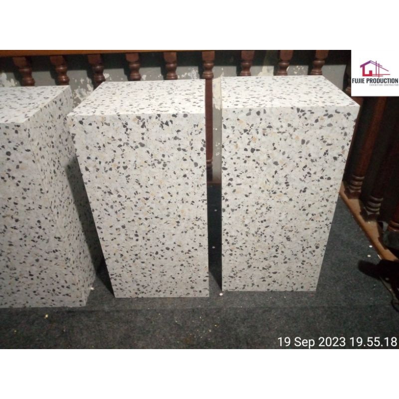 BOX MEJA DISPLAY HPL