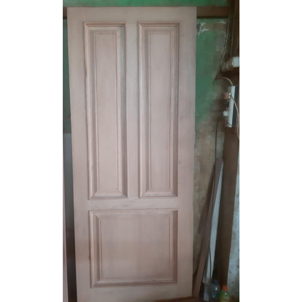 Pintu solid kayu meranti