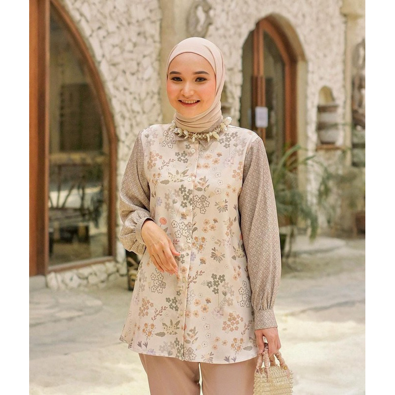 SOFIE Signature Blouse Kienka Warna Saddle
