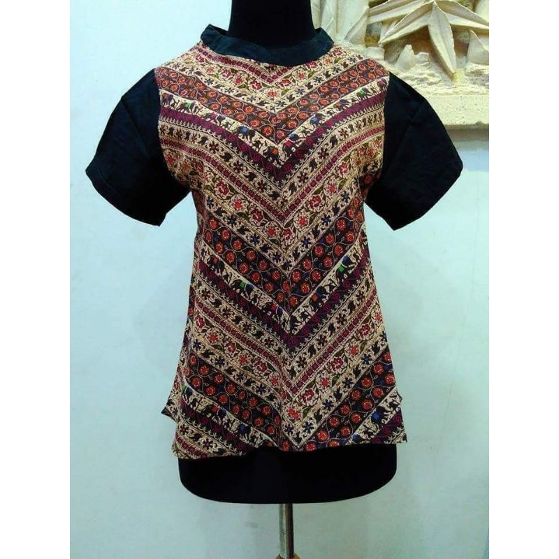Atasan Blouse Wanita Motif Etnik Gajah Preloved