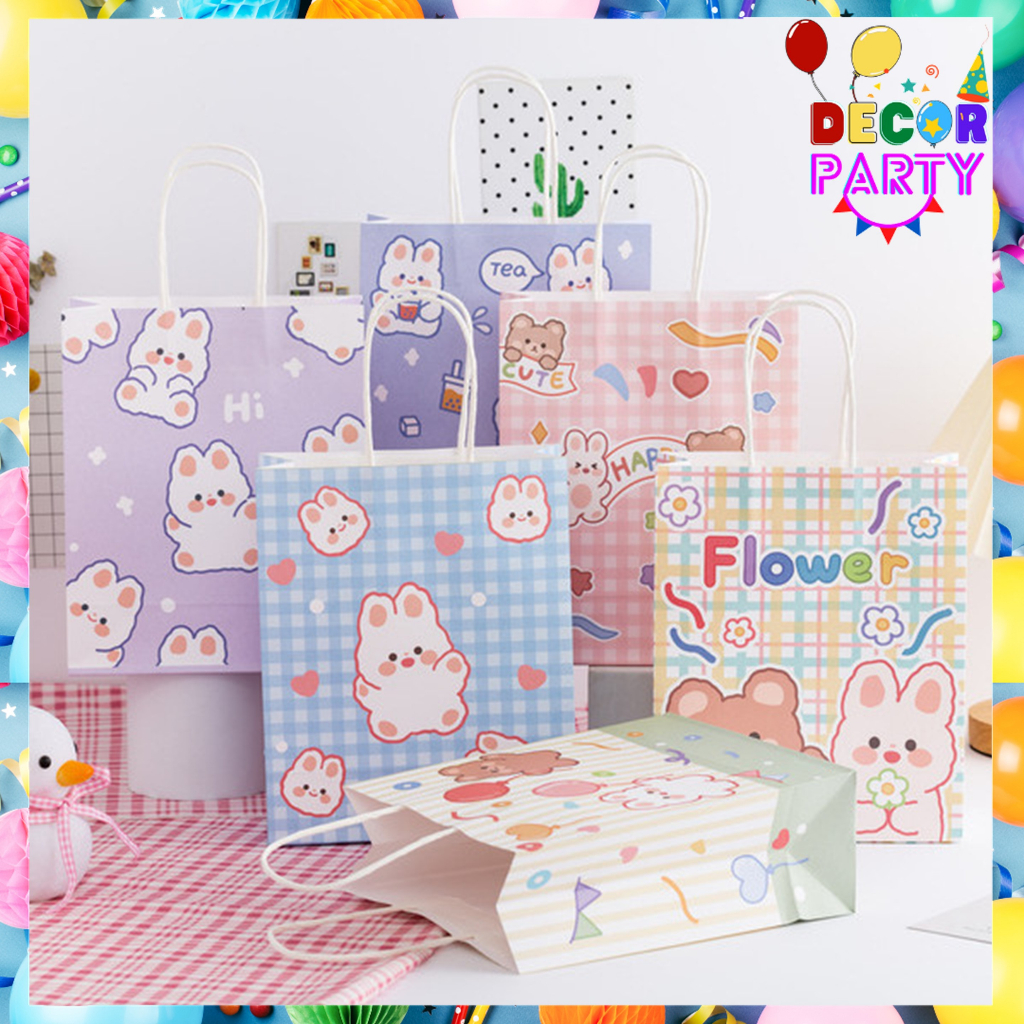 

DP Tas Jinjing Bingkisan Karakter Serbaguna Tas Bingkisan Hadiah Hampers Ulang Tahun Anak Kotak Souvenir Kantong Tentengan Bingkisan Paperbag Karakter Kartun Beruang Lucu Goodie Bag Motif Rabbit & Bear Paper Bag Kertas Mini Lucu Aesthetic
