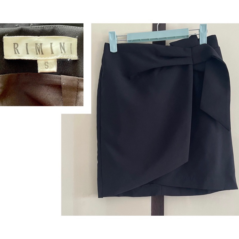 Rok Pendek Hitam Black Skirt Rimini