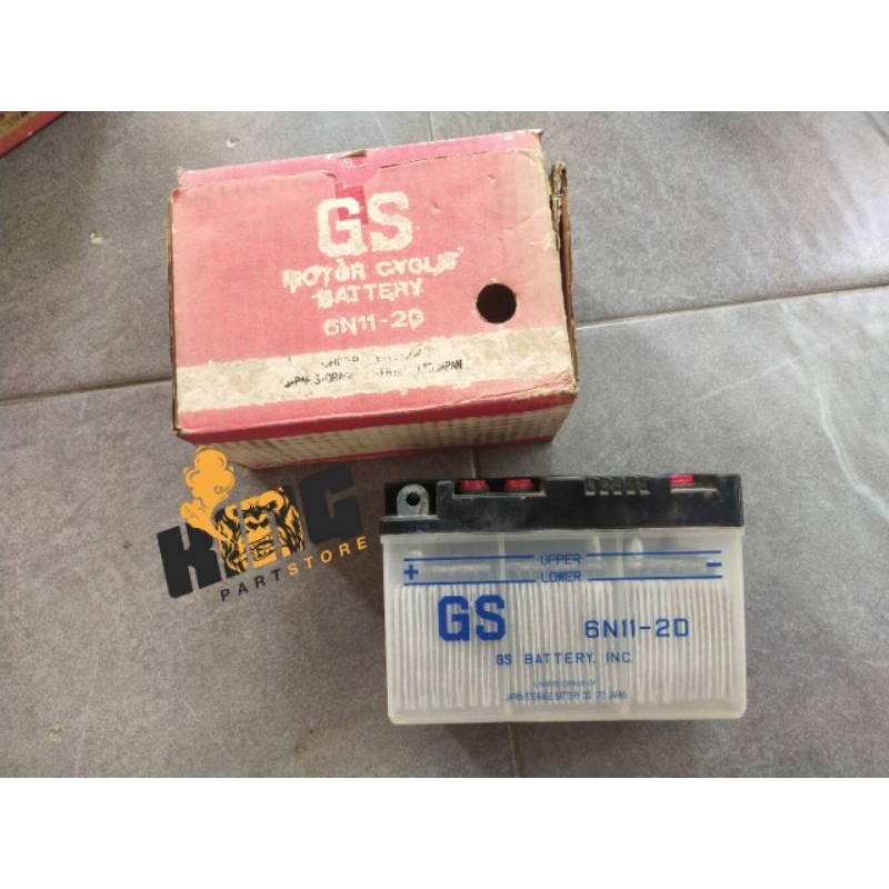 ACCU BASAH AKI YUASA GS 6N11-2D C70 C700 C800 V80 V80 DX DOUBLE STARTER NOS 6V 11A