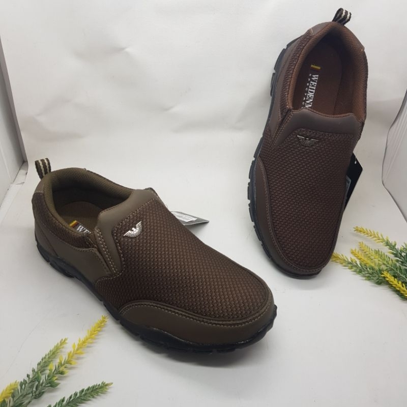Sepatu Sneakers Weidenmann WALKER-02/Comander 08 (39-43) - sepatu weidenman pria