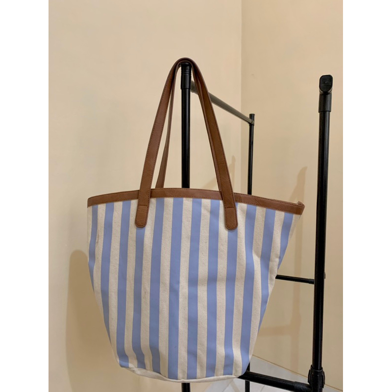 PRELOVED TOTEBAG RUBI