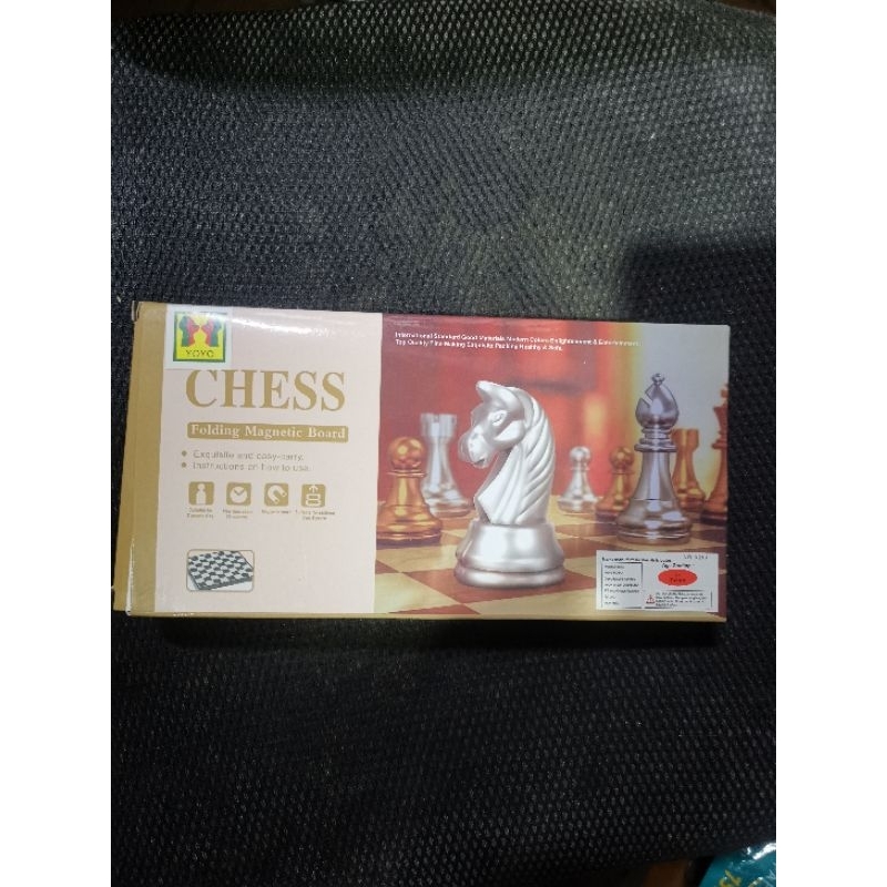 Mainan catur bidak emas dan perak