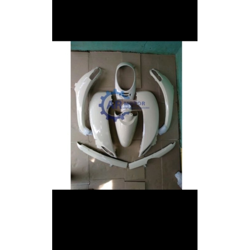 COVER FULL SET Body Halus Scoopy Fi 2013-2016 crem