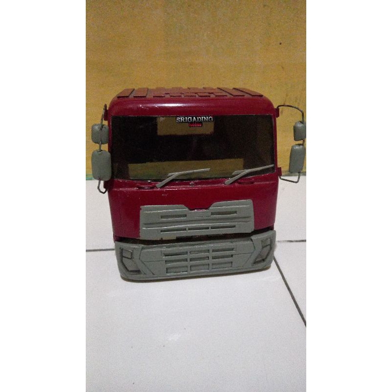kabin miniatur truk