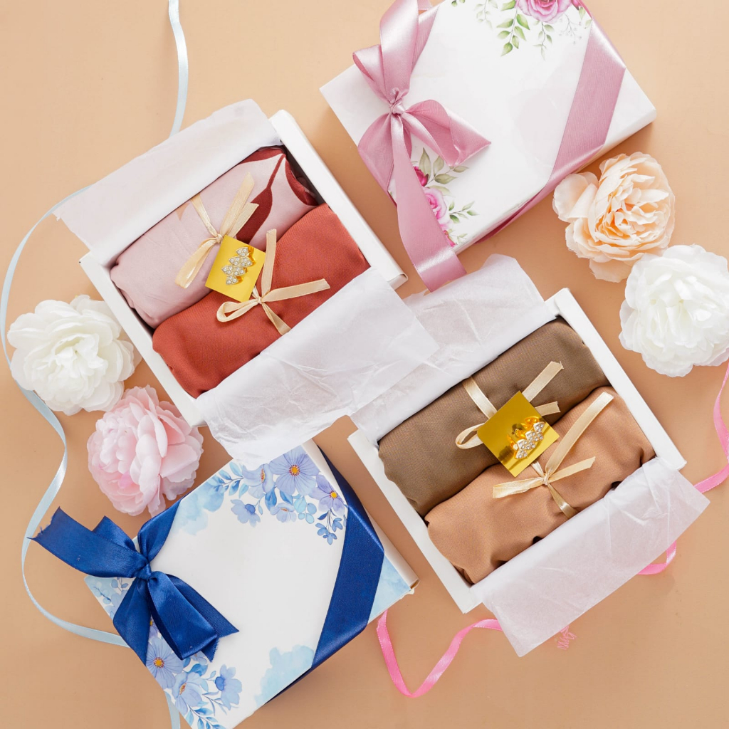 

Hampers Hijab Box Premium Kado Ulang Tahun Cewek Gift Box Premium Birthday Gradution Wedding Hampers Lebaran Jilbab Bella Square Segi Empat Motif Sajadah Hadiah Ibu Guru