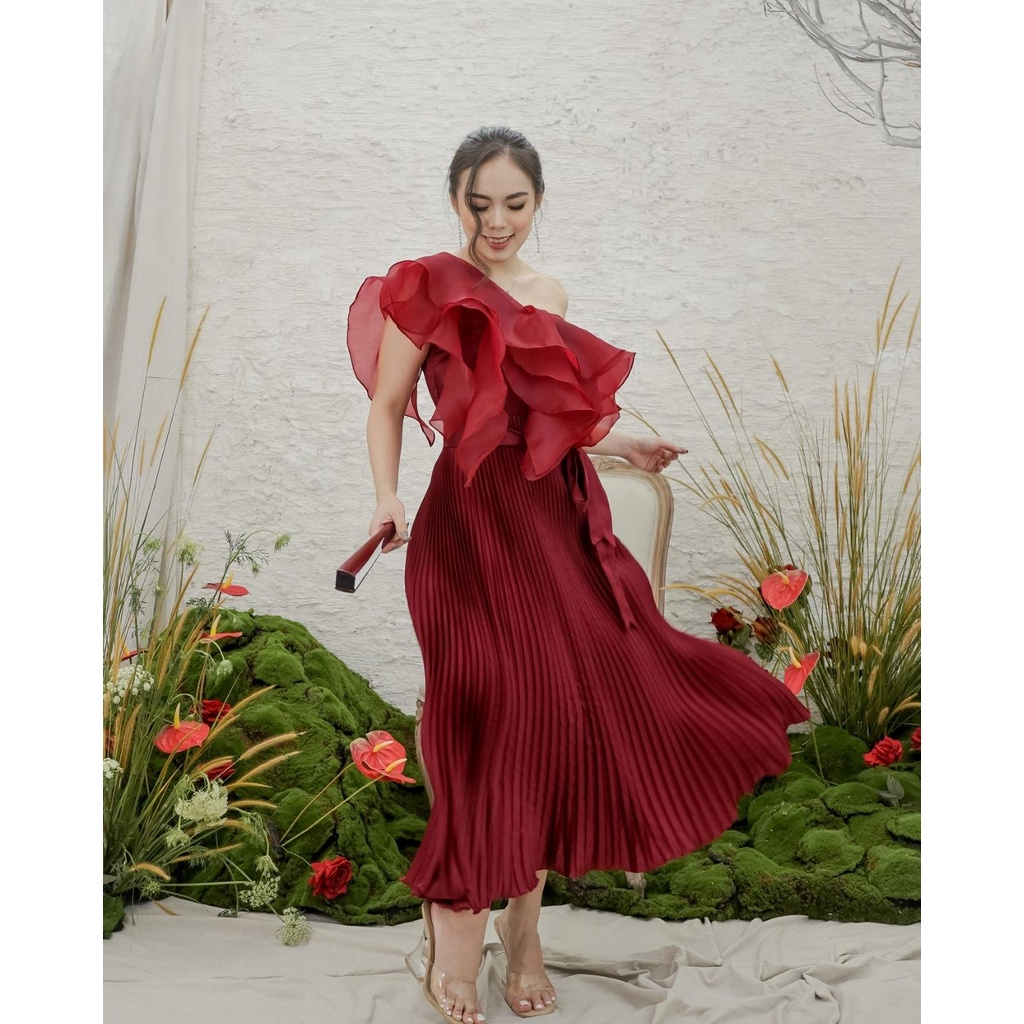 Bridesmaid Dress Elegan Maroon