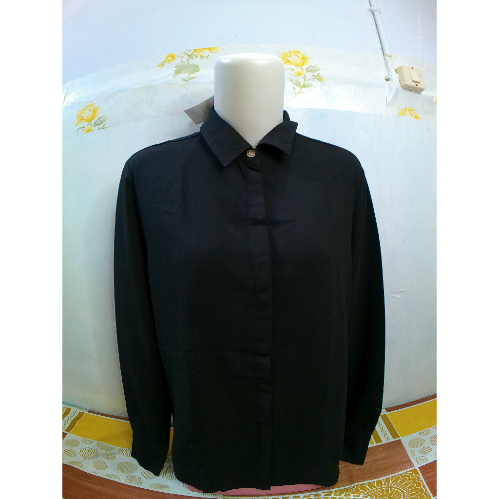 Kemeja Hitam PERRY ELLIS