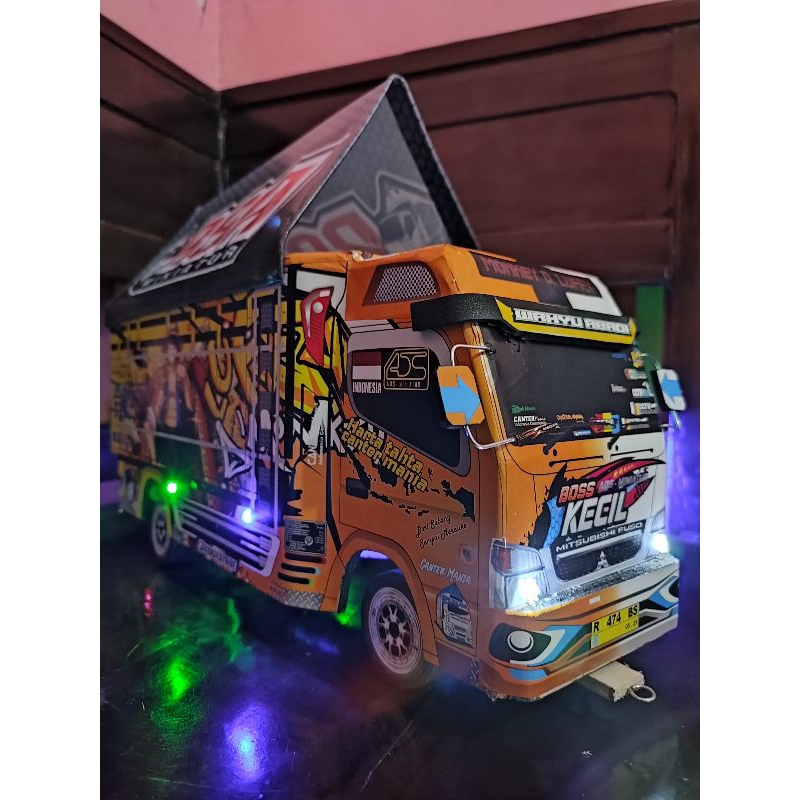 Miniatur Truk Oleng ONE PIECE Bos Kecil Oren Variasi Lampu Terpal Ukuran P30 Mainan Anak Hobi Dan Ko