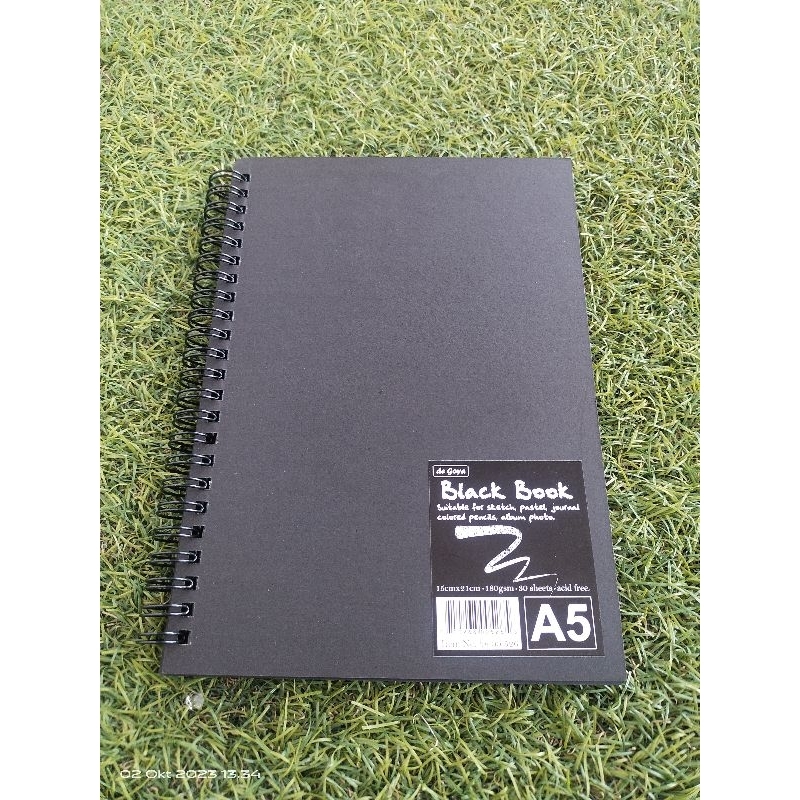 

DG Buku Skecth Hitam/Black Paper/Notes Kertas Hitam/Buku Hitam A5 isi 30 lembar FREE Gift