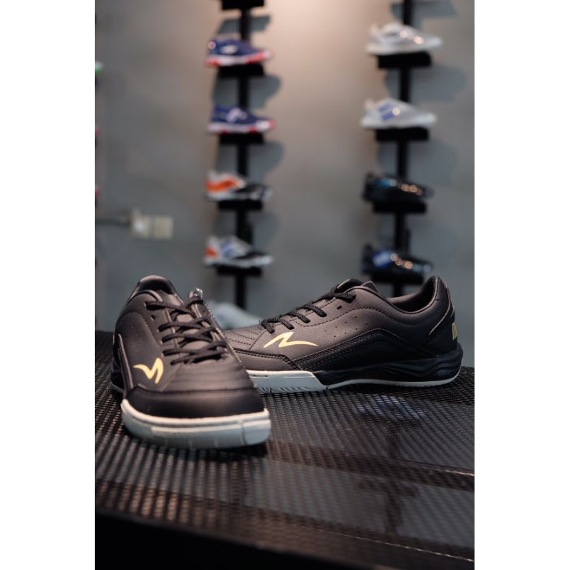 METASALA LUMINAL BLACK/FOGGY DEW/SAHARA SUN - SEPATU FUTSAL