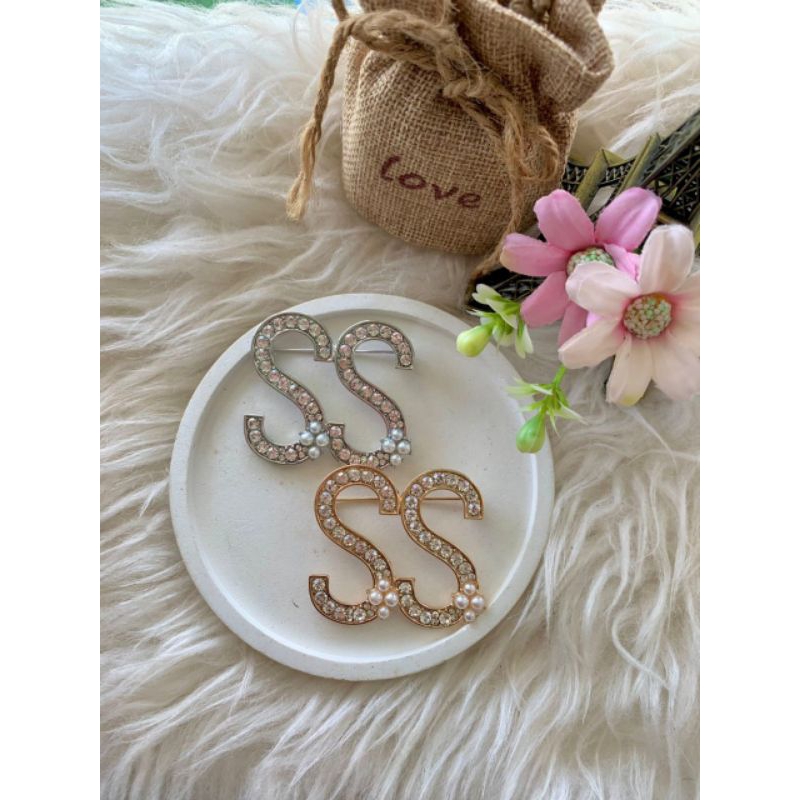 Bros Hijab Logo Branded SS Shella Saukia Cantik Premium Aksesoris Hijab Wanita Elegan