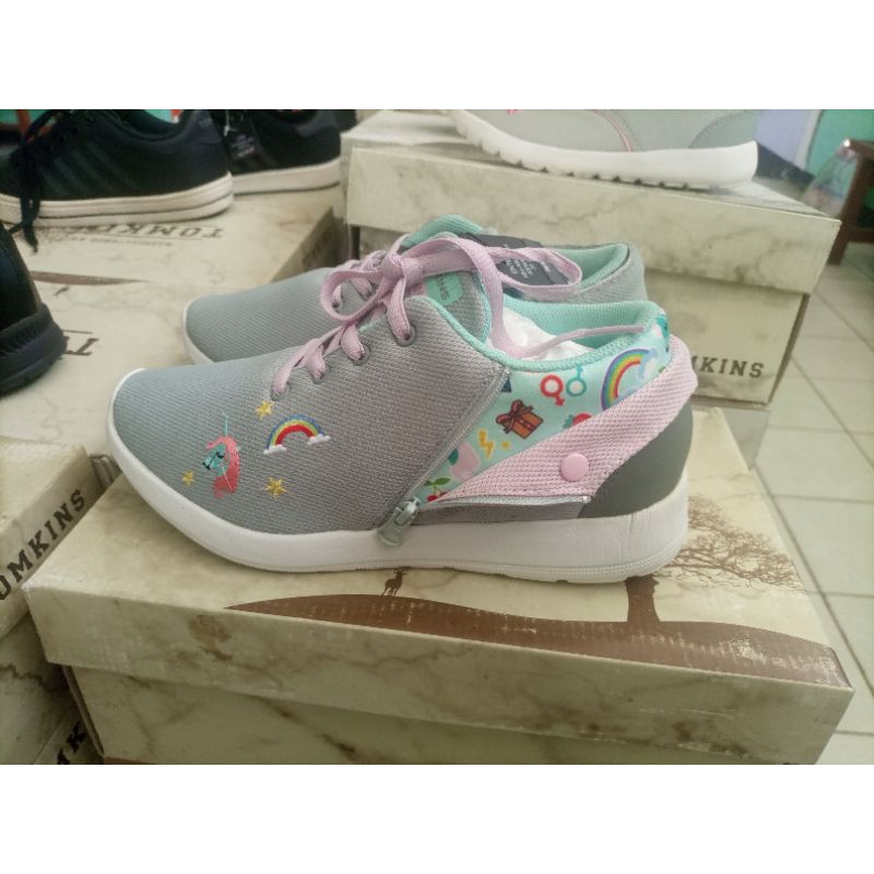 Sepatu Tomkins ENTEBBE abu-abu/putih