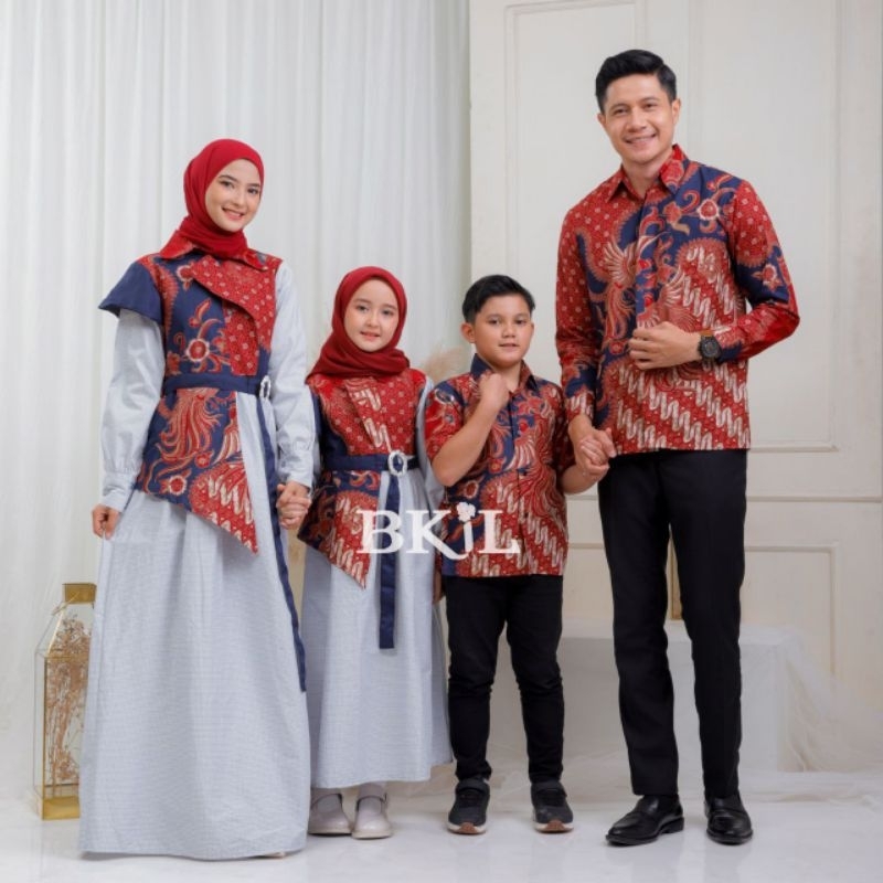 Sarimbit Lebaran 2024 Muslim Warna Merah Baju Pasangan Keluarga Suami Istri Dan Anak Laki-laki Gamis Syar'i Panjang Kembaran Anak Perempuan Kemeja Batik Pria Lengan Panjang Model Elegan Kondangan Terbaru Kekinian