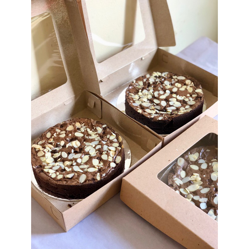 

HAMPERS ROUND BROWNIE BACTH 1