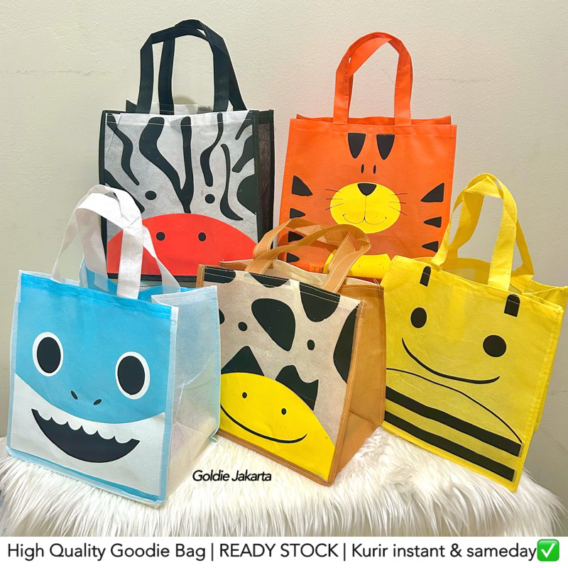 

Tas Goodie Bag Ulang Tahun Anak TEBAL motif ANIMAL Tas Hampers Ultah Anak Tema Zoo Animal Hampers Anak Lucu Tas Ulang Tahun anak