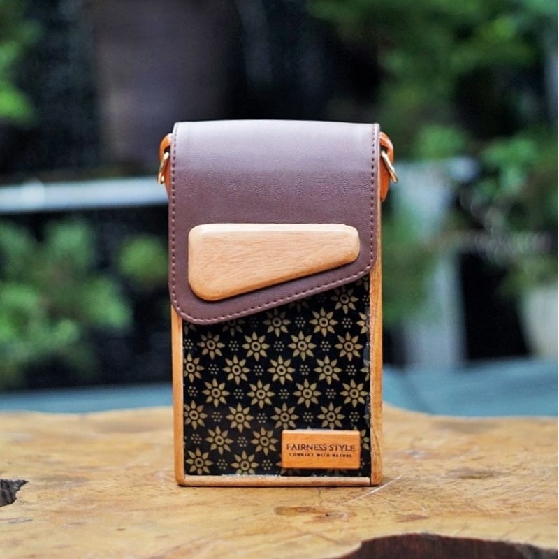 Tas HP  Wanita Pria Wooden Bag - Fair Bag Go Batik Kombinasi Kulit dan Kayu Made In Indonesia