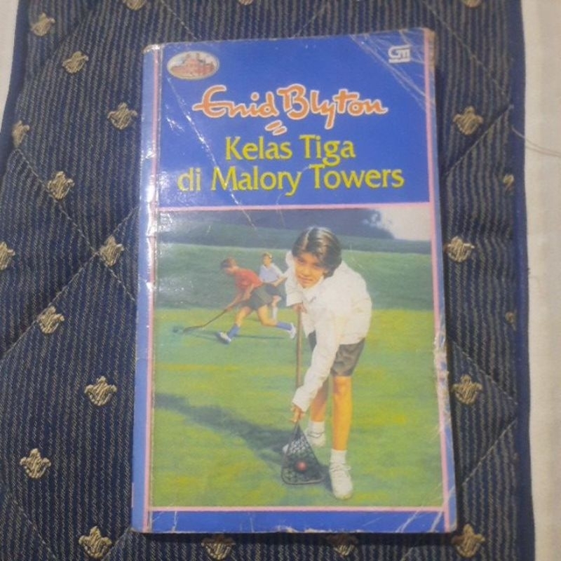 KELAS TIGA DI MALORY TOWERS ENID BLYTON