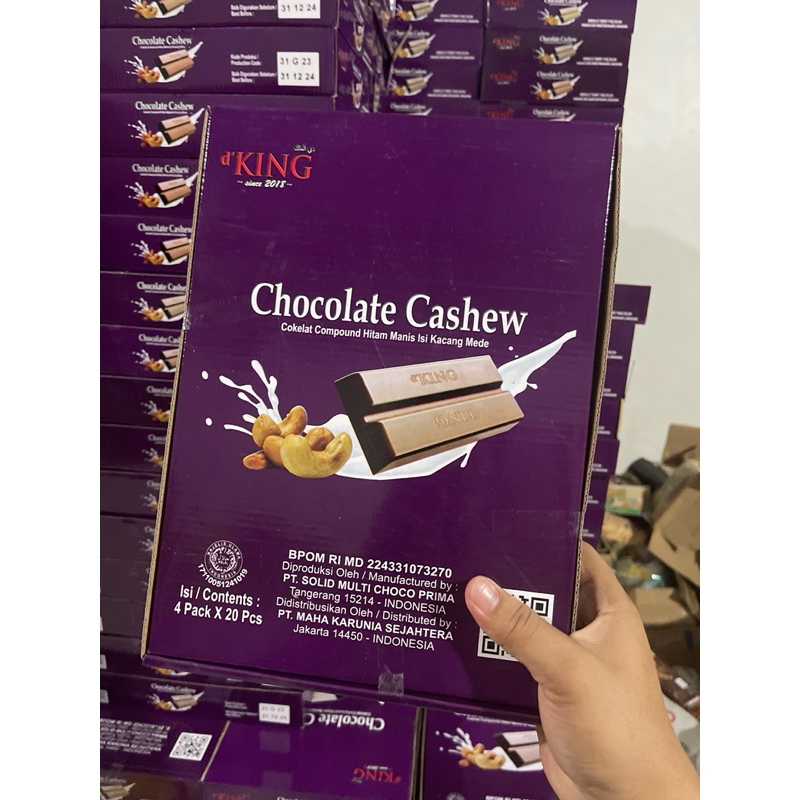 

musdalifah coklat cashew isi 80 batang