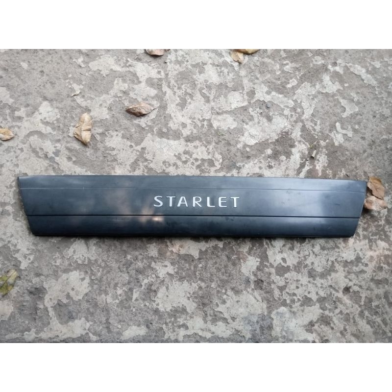 garnis bagasi Toyota Starlet kapsul