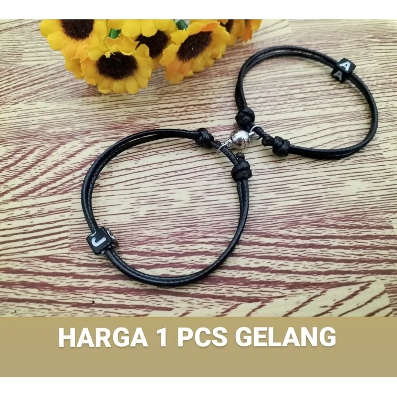 Harga 1 PCS Gelang Couple magnet inisial huruf dadu / Gelang Couple Murah