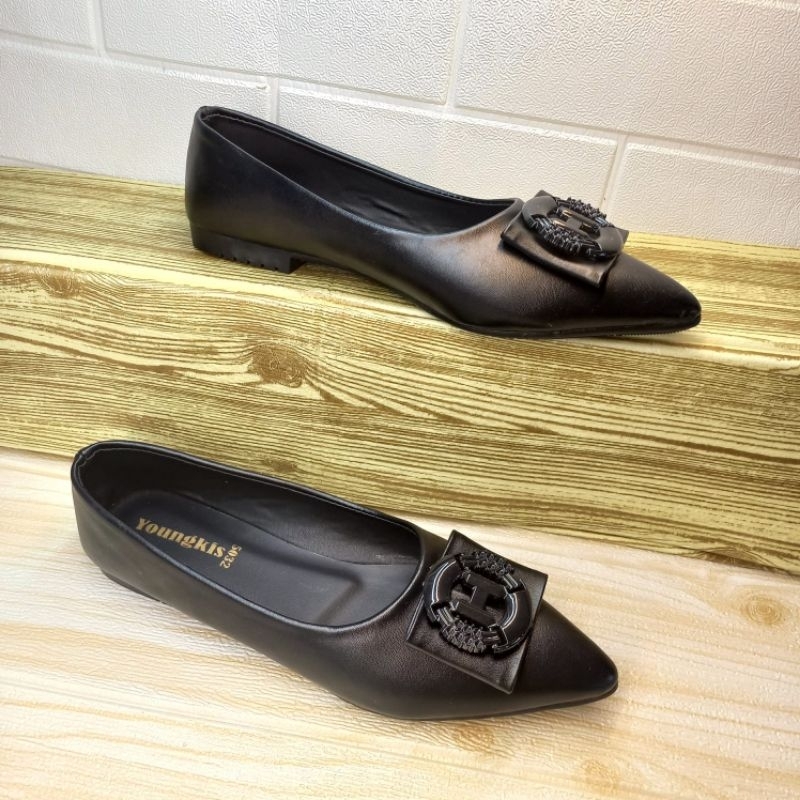 sepatu pansus wanita kekinian