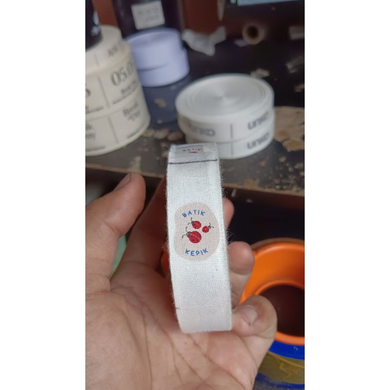 

Label baju custom