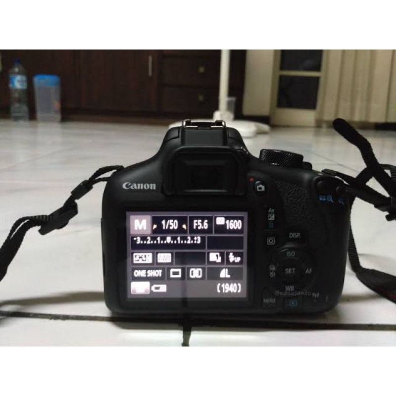 Kamera DLSr canon 1300D Bekas