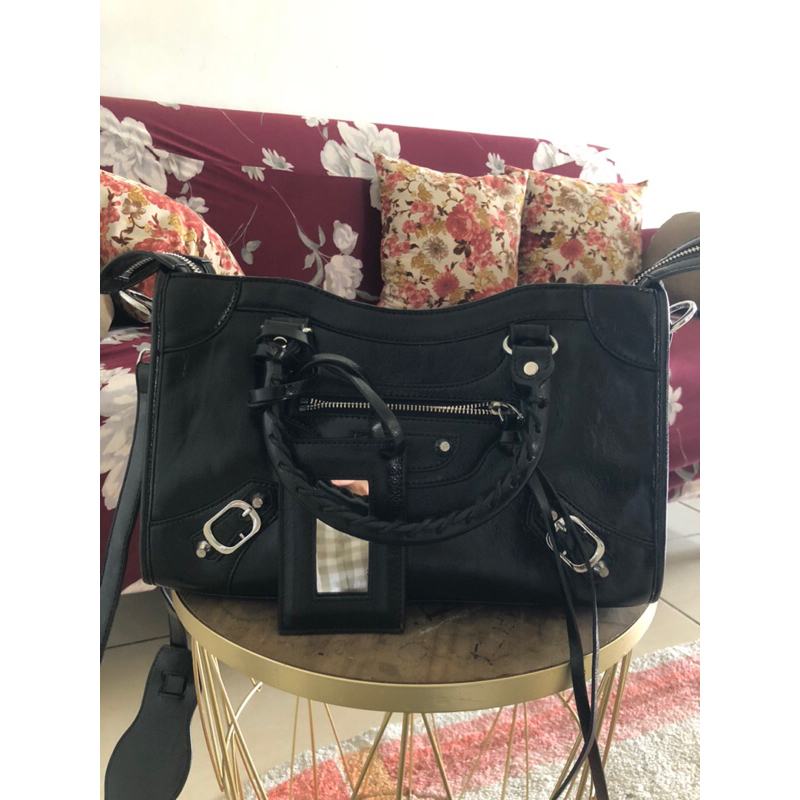 tas preloved bal*nciaga