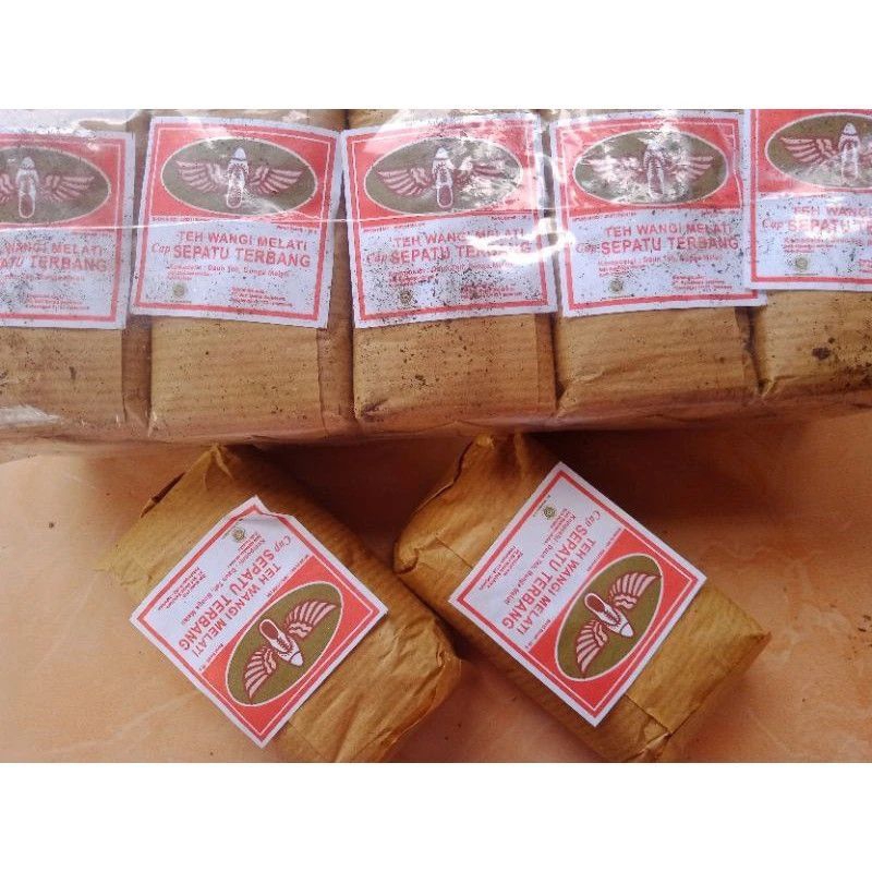 TEH CAP SEPATU TERBANG 1 SLOP  (10 BUNGKUS)