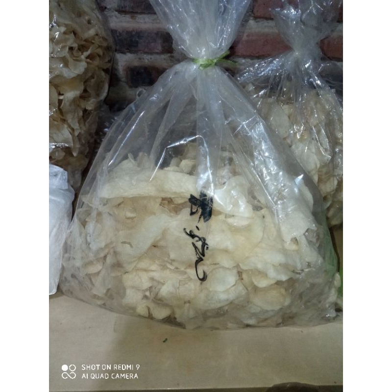 

KERUPUK SINGKONG DAN KERIPIK SINGKONG MENTAH