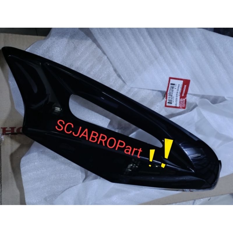 64400 KWB 920FMB....COVER R M/P BLACK HONDA BLADE OLD..ORI AHM