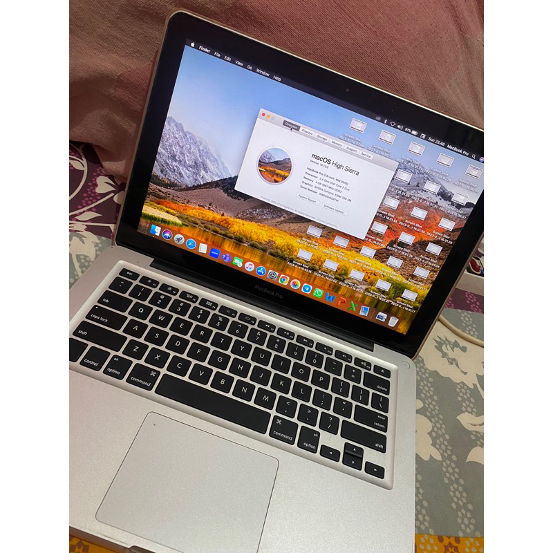 Preloved macbook pro pemakaian mahasiswa