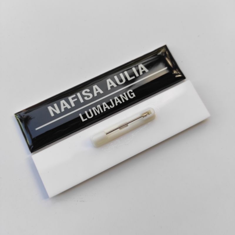 

Nametag Name Tag Papan Nama Nama dada Magnet DAN peniti Coating Resin nametag papan nama nametag magnet nama dada surabaya nametag surabaya