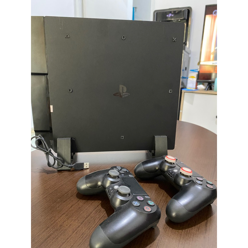 PS4 pro 1TB second