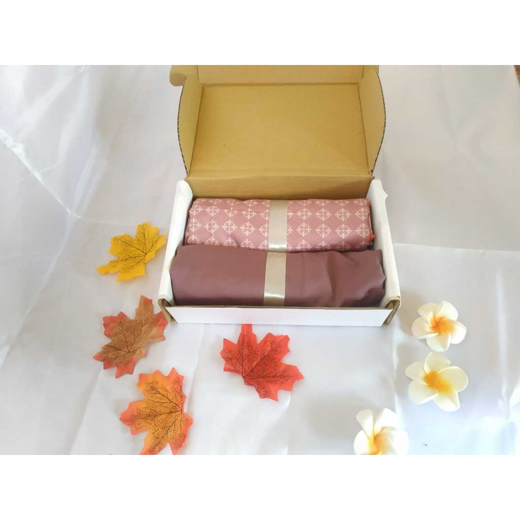 hampers kerudung hijab motif dan polos segi empat voal