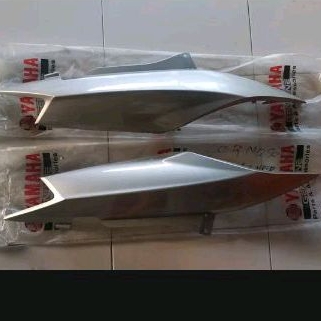 sepasang bodi cover bodi belakang mio soul karbu silver original ygp.