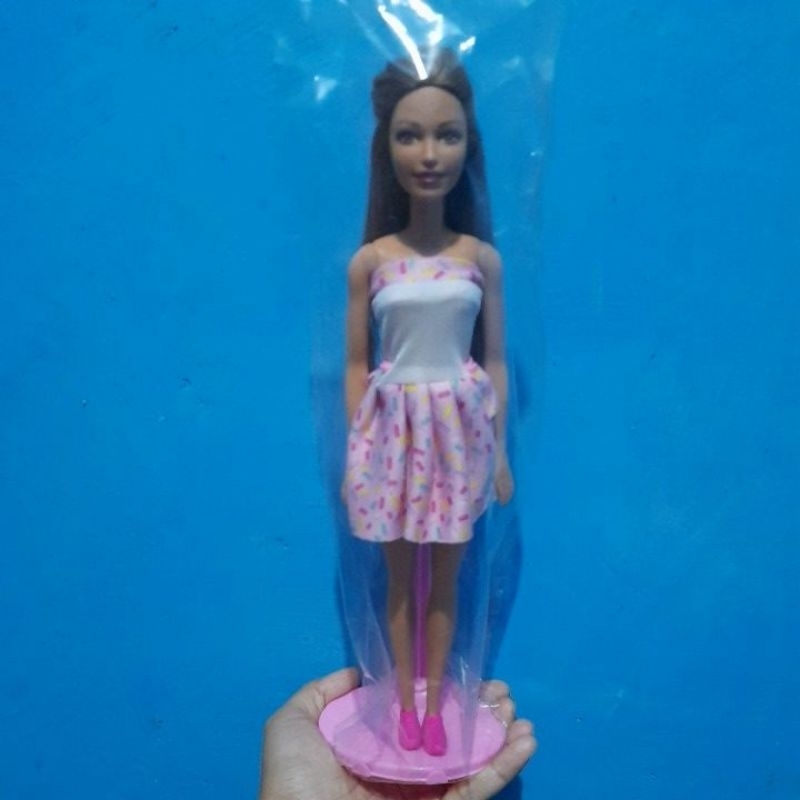 Boneka barbie tanpa standing
