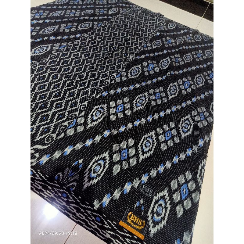 SARUNG BHS KWG SUTERA SPUNSILK 210 WARNA HITAM LIMITED EDITION SECOND