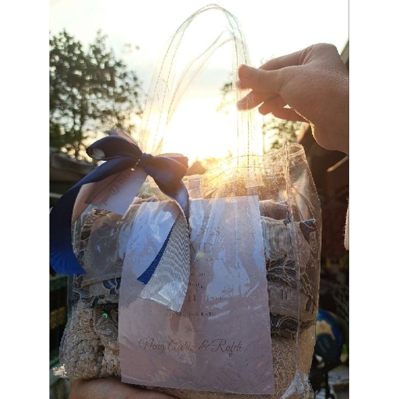 

Tas Mika Tipis Ringan untuk Bridesmaid dan Ulangtahun