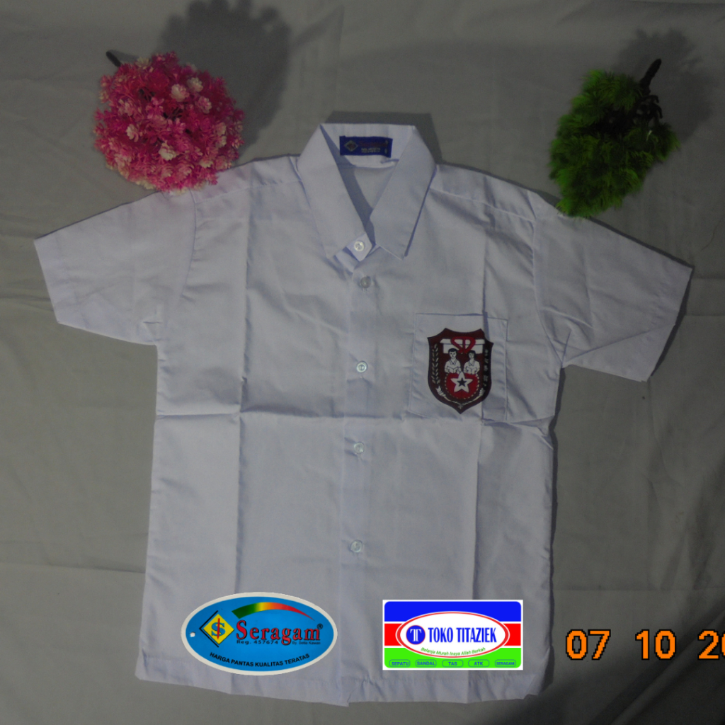 

Seragam Sekolah SD Lengan Pendek Putih, Merek Seragam