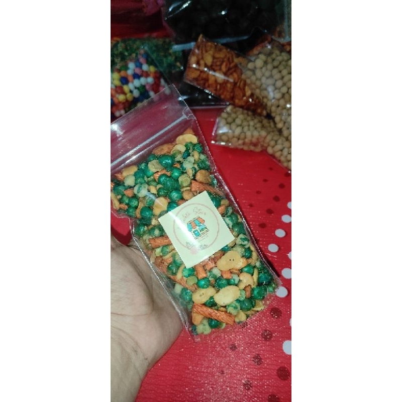 

Serba Sepuluh Ribu | Kacang Koro campur