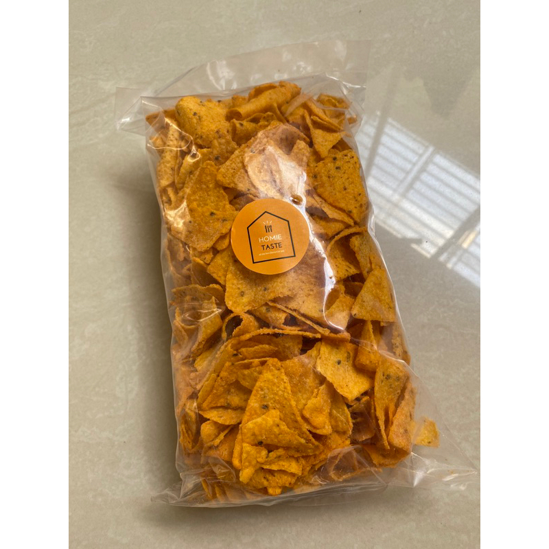 

Tortilla Chips - Keripik Tortilla - Rasa Ori / Balado - Oleh Oleh Surabaya - Homiesnack