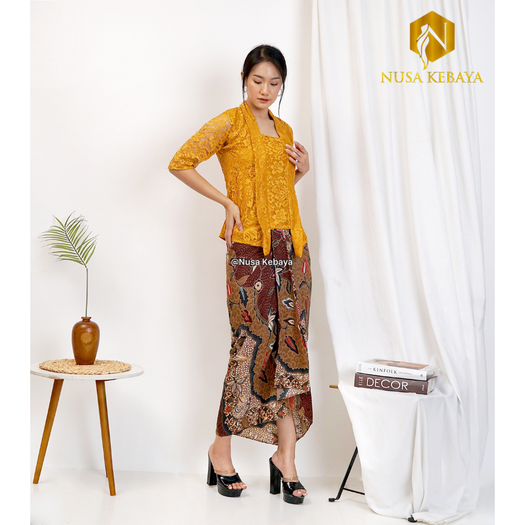 Setelan Kebaya Kutubaru Set Rok Lilit Batik Varian Warna Ready Ukuran Jumbo / Stelan Baju Kebaya Brukat Modern Unruk Wisuda Kondangan Seragaman Pesta Nikah Lebaran Natal Paskah Imlek Upacara Kartini Sekolah Kerja ( Kutubaru Pendek ) Nusa Kebaya Terlaris