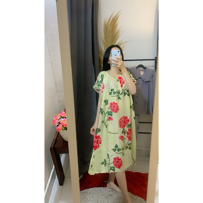 Daster jumbo bunga merah