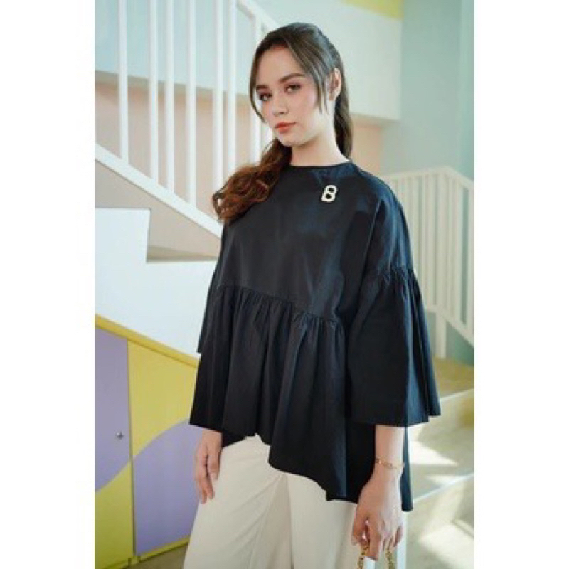 Preloved Naura Blouse Black Benang Jarum Buttonscarves