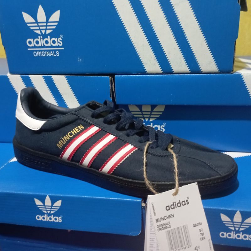 Adidas Munchen navy